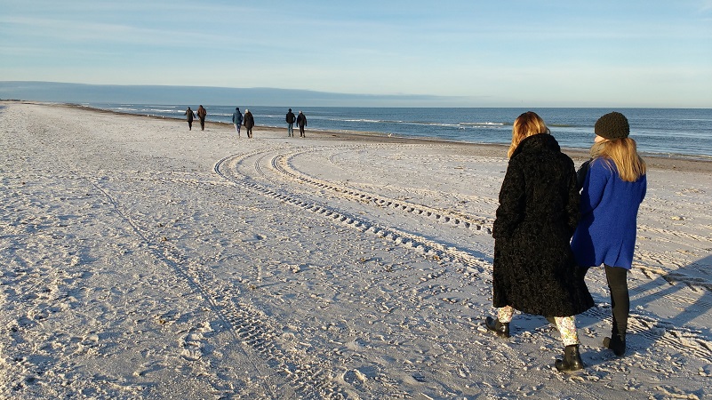 Walk-on-the-beach-pic